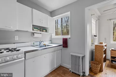 8720 Manchester Rd #4, Silver Spring, MD 20901 photo 11