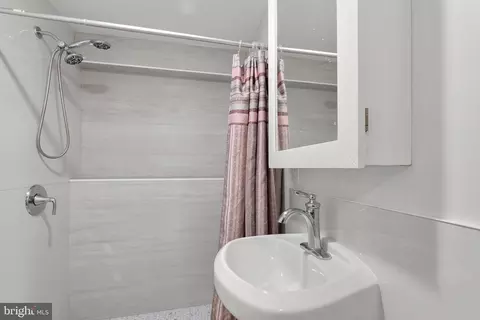 Bath - 13131 Holdridge Rd, Silver Spring, MD 20906 photo 3 of 3
