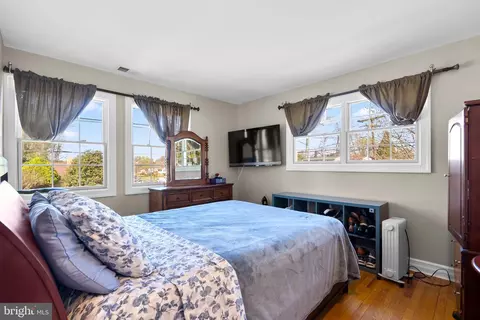 Bedroom - 13131 Holdridge Rd, Silver Spring, MD 20906 photo 4 of 6