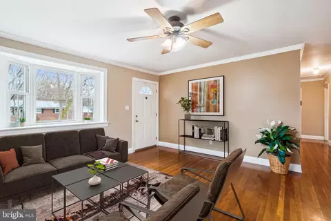 11114 Schuylkill Rd, Rockville, MD 20852