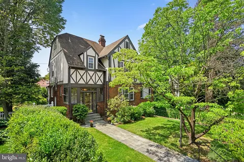 3808 Raymond St, Chevy Chase, MD 20815