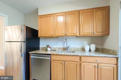 9238 Three Oaks Dr, Silver Spring, MD 20901 photo 13
