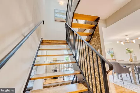 9238 Three Oaks Dr, Silver Spring, MD 20901 photo 15