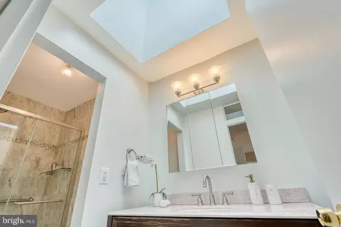 9238 Three Oaks Dr, Silver Spring, MD 20901 photo 22