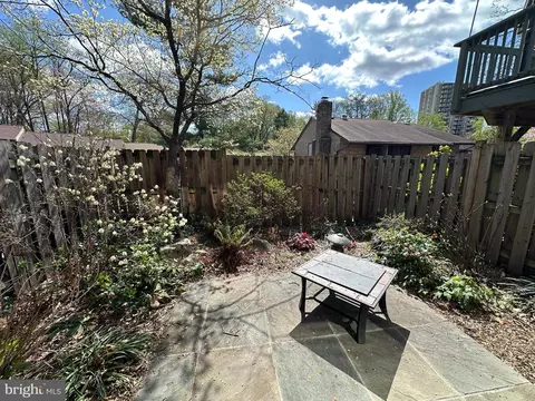 9238 Three Oaks Dr, Silver Spring, MD 20901 photo 39