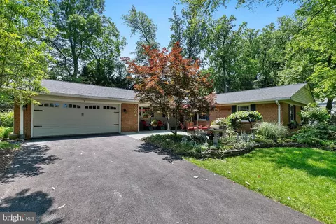 Exterior - 3004 Bluff Point Ln, Silver Spring, MD 20906 photo 3 of 23