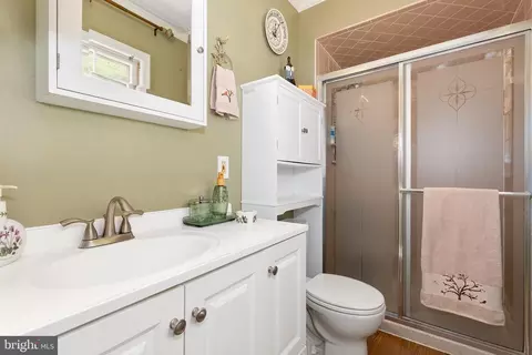 Bath - 3004 Bluff Point Ln, Silver Spring, MD 20906 photo 1 of 4