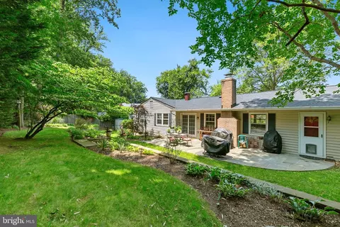 Exterior - 3004 Bluff Point Ln, Silver Spring, MD 20906 photo 9 of 23