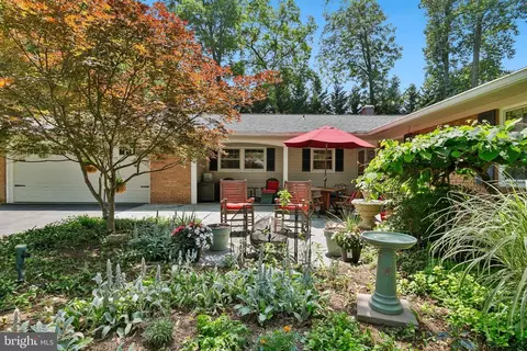 Exterior - 3004 Bluff Point Ln, Silver Spring, MD 20906 photo 4 of 23
