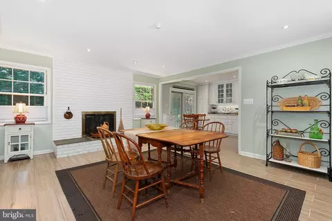 Dining - 3004 Bluff Point Ln, Silver Spring, MD 20906 photo 3 of 6