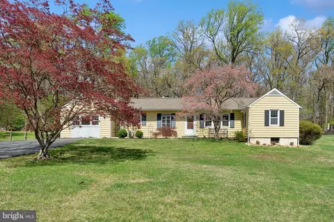 808 Hobbs Dr, Silver Spring, MD 20904
