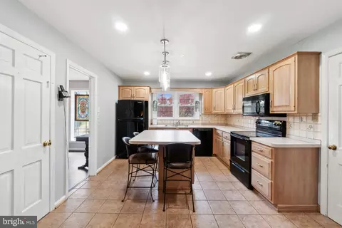 808 Hobbs Dr, Silver Spring, MD 20904 photo 5