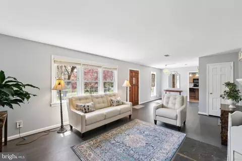 808 Hobbs Dr, Silver Spring, MD 20904 photo 2
