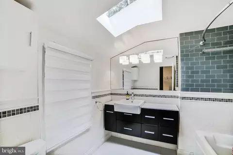 Bath - 9500 Woodstock Ct, Silver Spring, MD 20910 photo 1 of 3