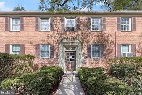 2215 Washington Ave #202, Silver Spring, MD 20910