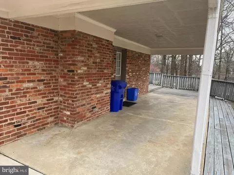 Exterior - 1235 Cresthaven Dr, Silver Spring, MD 20903 photo 2 of 4