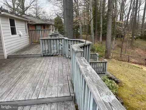 Exterior - 1235 Cresthaven Dr, Silver Spring, MD 20903 photo 4 of 4