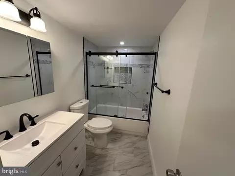Bath - 9909 Blundon Dr #4-202, Silver Spring, MD 20902 photo 2 of 2