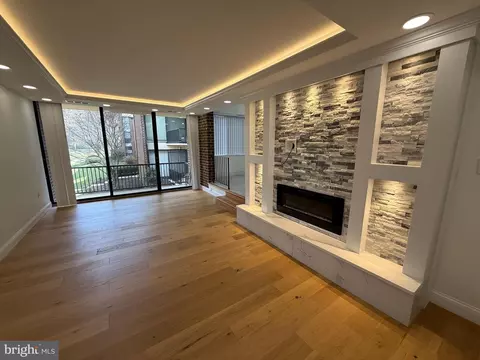 9909 Blundon Dr #4-202, Silver Spring, MD 20902