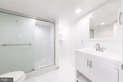 Bath - 12112 Atherton Dr, Silver Spring, MD 20902 photo 2 of 5