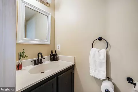Bath - 14854 Hammersmith Cir, Silver Spring, MD 20906 photo 1 of 4