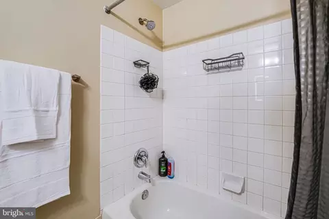 Bath - 14854 Hammersmith Cir, Silver Spring, MD 20906 photo 3 of 4