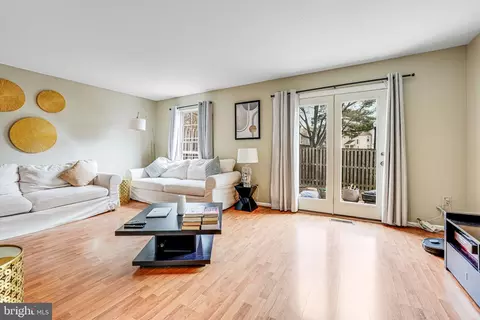 Living - 14854 Hammersmith Cir, Silver Spring, MD 20906 photo 1 of 1