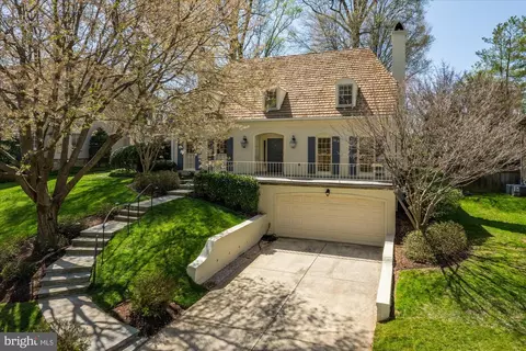 6600 Kenhill Rd, Bethesda, MD 20817