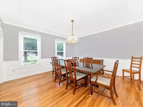 608 Silverstone Ct, Silver Spring, MD 20905 photo 8