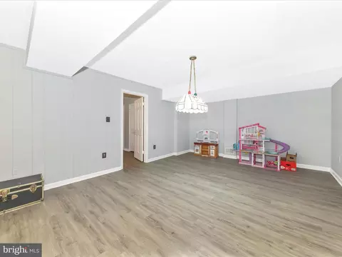608 Silverstone Ct, Silver Spring, MD 20905 photo 35
