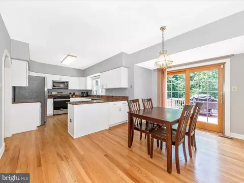 608 Silverstone Ct, Silver Spring, MD 20905 photo 10