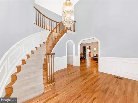608 Silverstone Ct, Silver Spring, MD 20905 photo 4