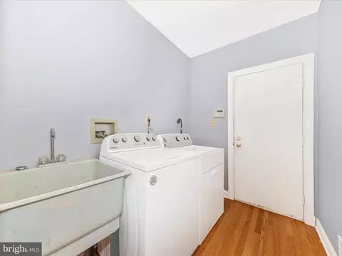 608 Silverstone Ct, Silver Spring, MD 20905 photo 18