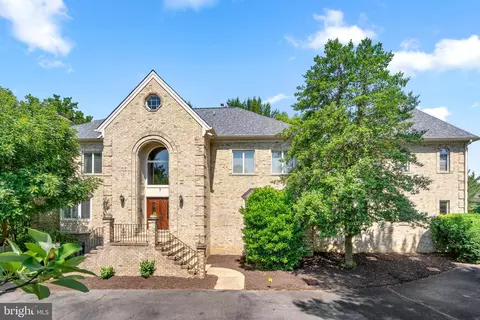 9712 Kendale Rd, Potomac, MD 20854