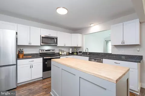 10812 Eberhardt Dr, Gaithersburg, MD 20879 photo 3