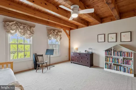 Bedroom - 18600 Barnesville Rd, Barnesville, MD 20838 photo 6 of 14