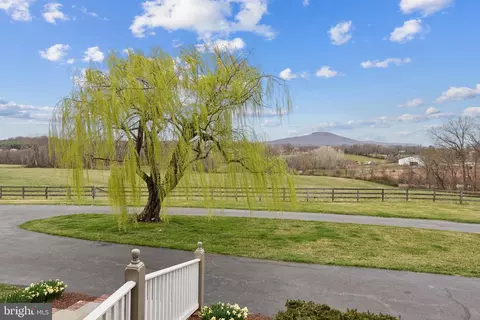 Exterior - 18600 Barnesville Rd, Barnesville, MD 20838 photo 2 of 23