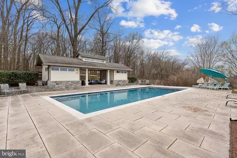 Exterior - 18600 Barnesville Rd, Barnesville, MD 20838 photo 10 of 23