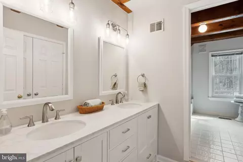 Bath - 18600 Barnesville Rd, Barnesville, MD 20838 photo 6 of 10