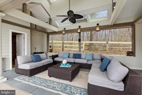 Exterior - 18600 Barnesville Rd, Barnesville, MD 20838 photo 6 of 23