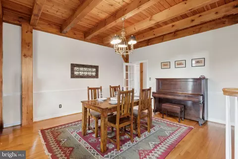 Dining - 18600 Barnesville Rd, Barnesville, MD 20838 photo 3 of 4