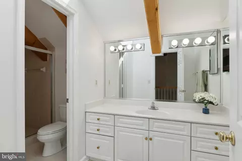 Bath - 18600 Barnesville Rd, Barnesville, MD 20838 photo 8 of 10