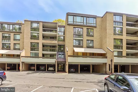 4940 Sentinel Dr #4-301, Bethesda, MD 20816