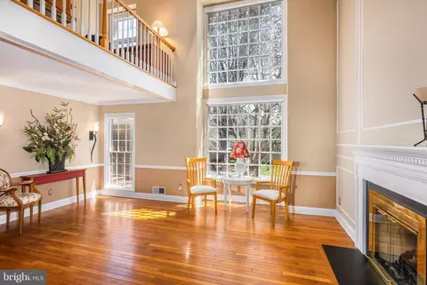 9213 Copenhaver Dr, Potomac, MD 20854