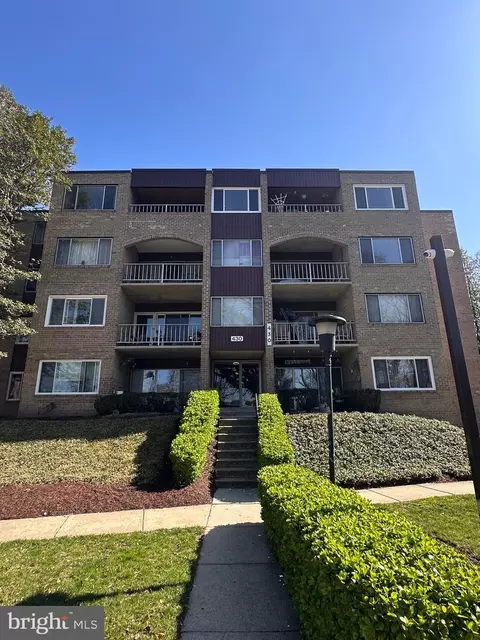 430 Girard St #T1, Gaithersburg, MD 20877