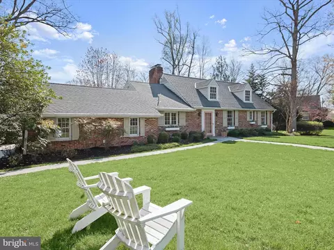 9305 Burning Tree Rd, Bethesda, MD 20817