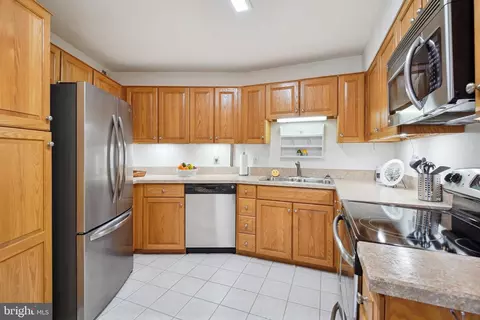 15100 Interlachen Dr #4-517, Silver Spring, MD 20906