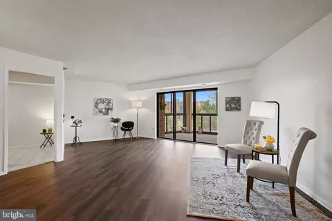 Living - 15100 Interlachen Dr #4-517, Silver Spring, MD 20906 photo 1 of 6