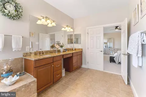 Bath - 18004 Bliss Dr, Poolesville, MD 20837 photo 2 of 5