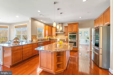Kitchen - 18004 Bliss Dr, Poolesville, MD 20837 photo 3 of 4